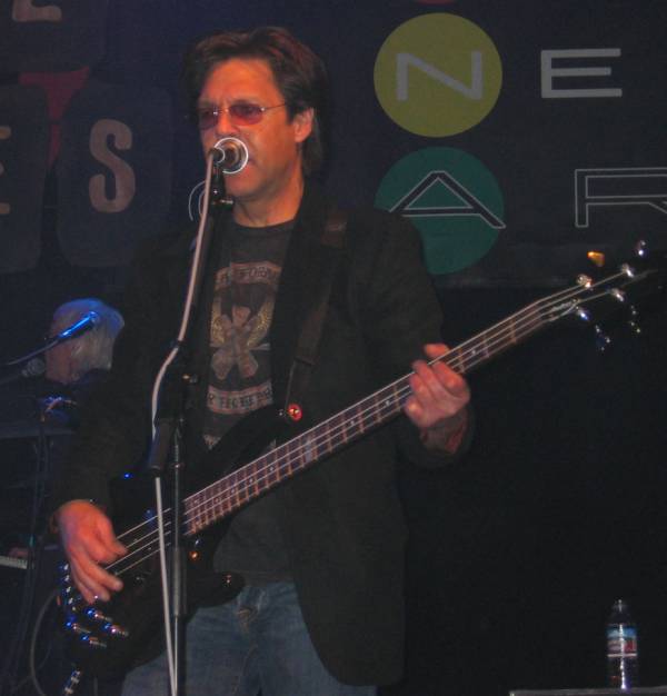 Kasim Sulton performing at The House Of Blues New Cars press conference on 3/14/06 - photo by ocsheri