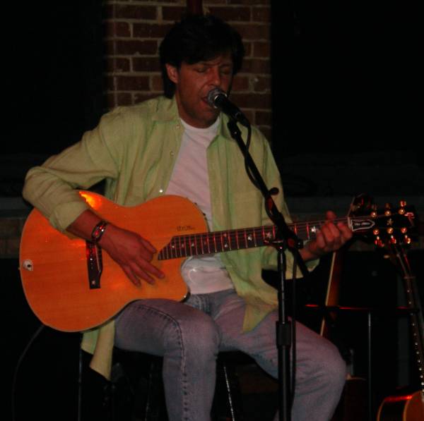 Kasim Sulton at The Century Lounge, 8/20/06 - photo by gRAdy Moates