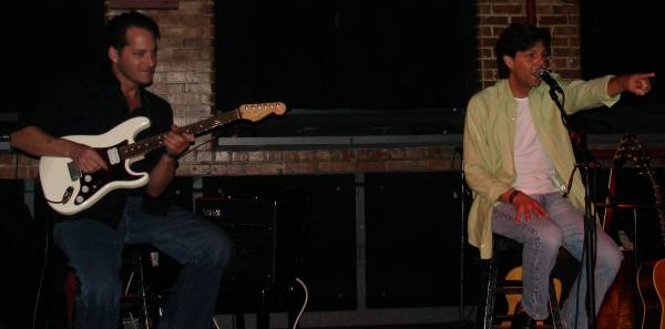 Kasim Sulton at The Century Lounge, 8/20/06 - photo by gRAdy Moates