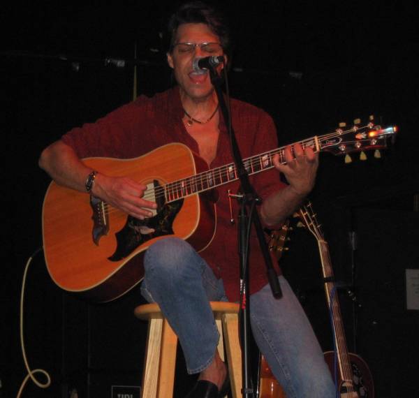 Kasim Sulton at The HandleBar, 8/24/06 - photo by Mark C. from Greenville, SC
