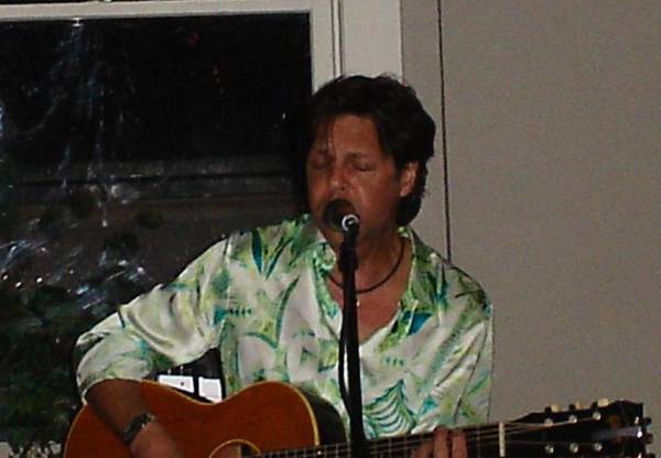 Kasim Sulton at Lily's Pad, 8/19/06 - photo by MikeB