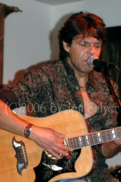 Kasim Sulton at The Van Dyck, Schenectady, NY, 9/02/06 - photo by Jennifer Salyer