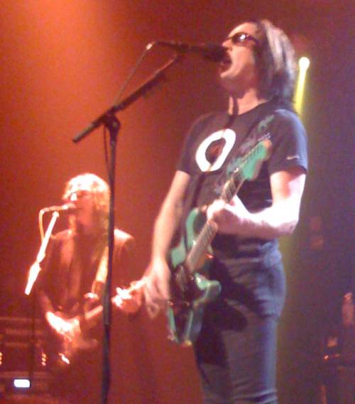 Kasim Sulton and Todd Rundgren at The Blender, New York City, NY, 12/27/08 - photo by RMAC