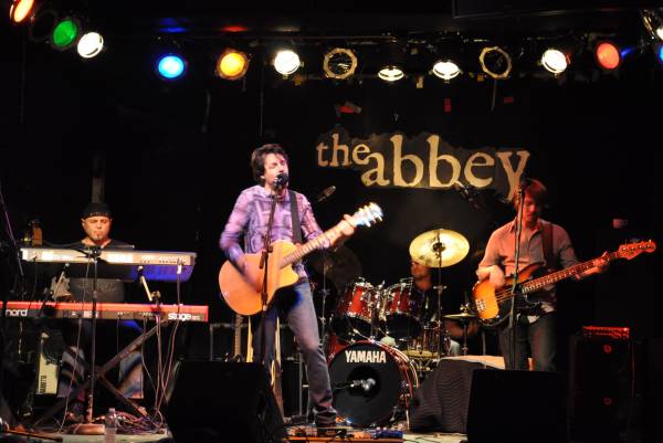 The Kasim Sulton Band at The Abbey Pub in Chicago, IL, 10/16/09 - photo by Whitney Burr