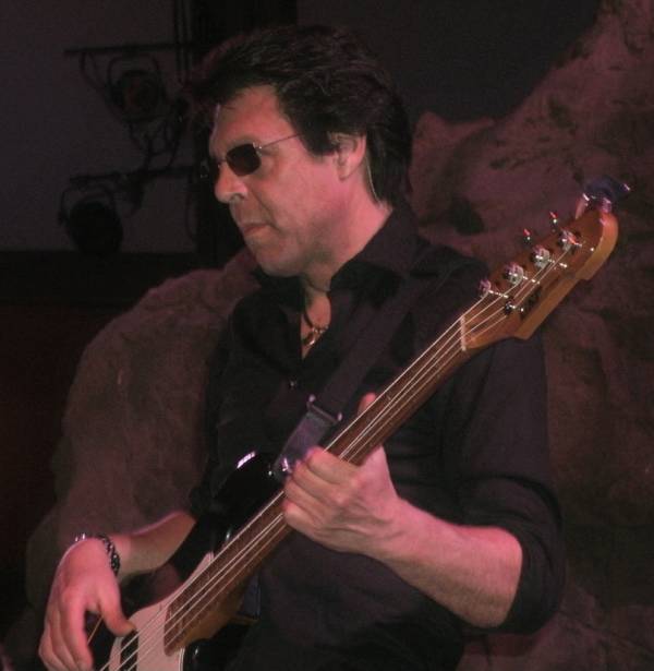 Kasim Sulton at the Mohegan Sun, Uncasville, CT, 04/10/10 - photo by Mike B