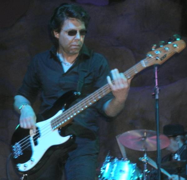 Kasim Sulton at Uncasville, CT, 04/10/10 - photo by MikeB
