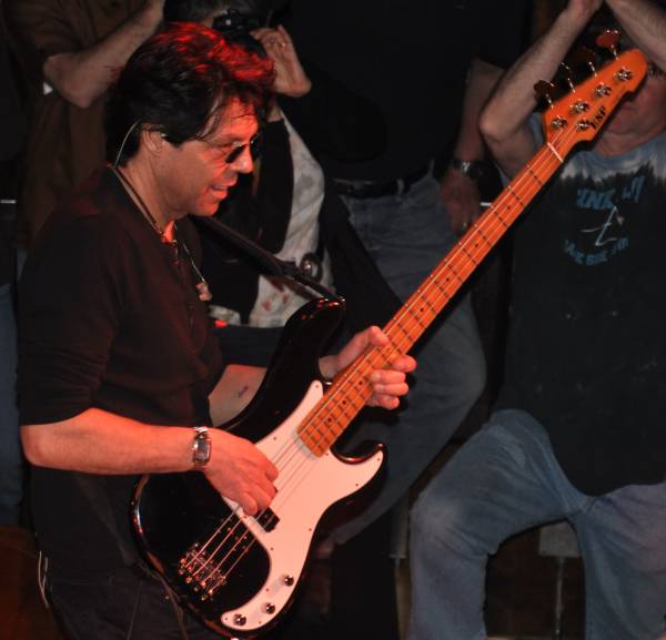 Kasim Sulton in Loncolnshire, IL, 04/16/10 - photo by Whitney Burr