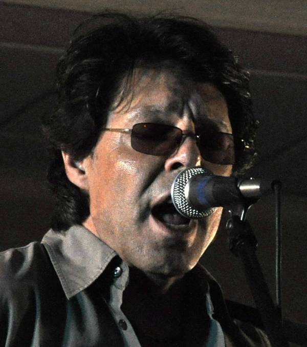 Kasim Sulton solo gig at Akron City Centre Hotel, 09/05/10 - Photo by Whitney Burr