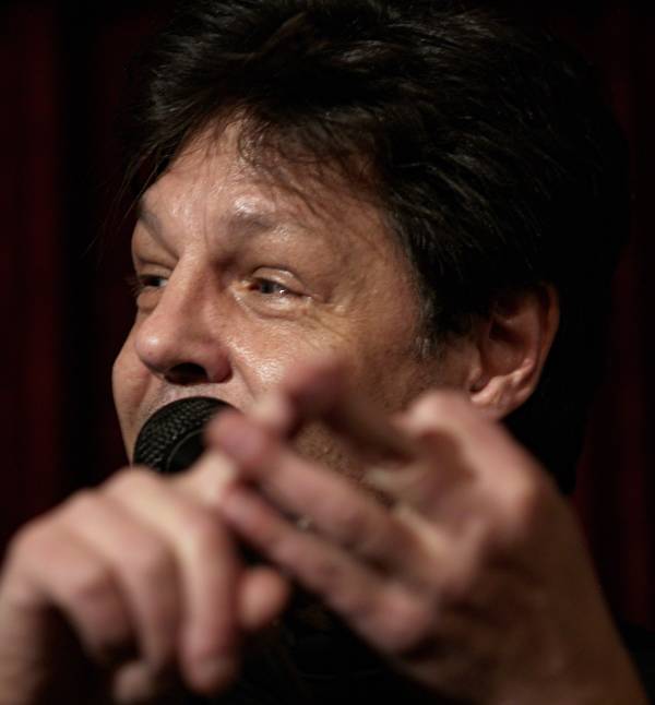 Kasim Sulton at The Record Collector, Bordentown, NJ, 12/04/10 - Photo by Gary Goat Goveia