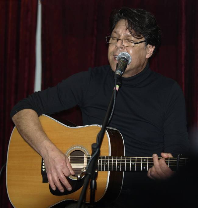 Kasim Sulton solo gig at The Record Collector, Bordentown, NJ, 11/17/2012 - photo by Gary Goat Goveia