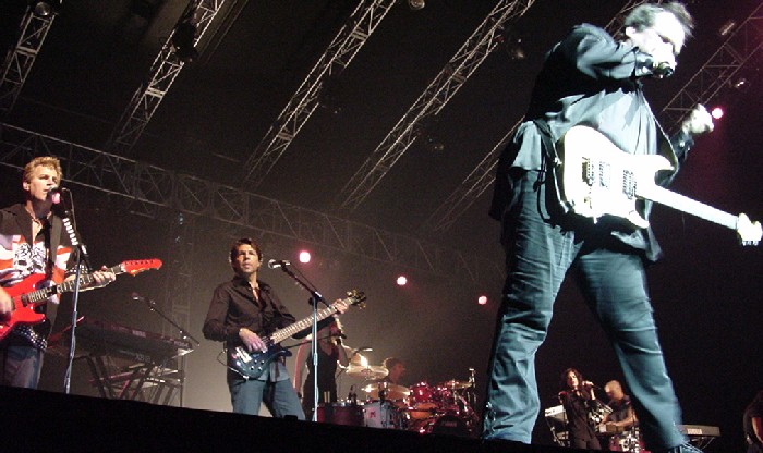 Kasim Sulton and Meat Loaf in Liverpool - 07/29/02