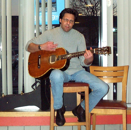 Kasim Sulton at Borders, Westbury - 12/07/02