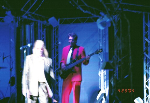 Kasim in Redbank, NJ - 4/23/04 (photo by Gary Goveia)