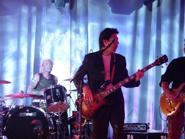 Kasim Sulton with Scandal at the Westbury Music Fair - 02/11/05