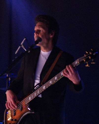 Kasim Sulton at Westbury 2/11/05 - photo by Gary Goveia