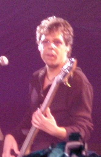 Kasim Sulton at Ravenhill Rugby Ground, Belfast - 17/06/05