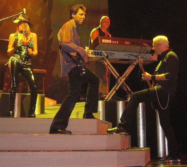 Kasim Sulton at The Borgata, Atlantic City (08/13/05) - photo by Vicki Pearson
