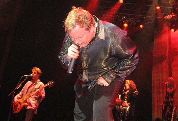 Kasim Sulton at The Borgata, Atlantic City (08/13/05) - photo by Vicki Pearson