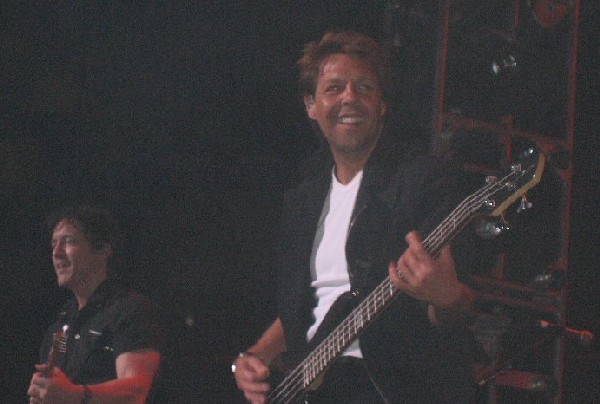 Kasim Sulton at Mohegan Sun Casino (08/15/05) - photo by Vicki Pearson
