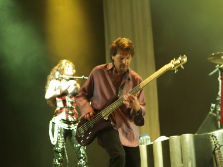 Kasim Sulton at The Borgata, Atlantic City (09/23/05) - photo from Gary Goat Goveia