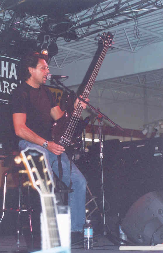 Kasim Sulton at GuitarFest'05 - photo by Janet Spahr