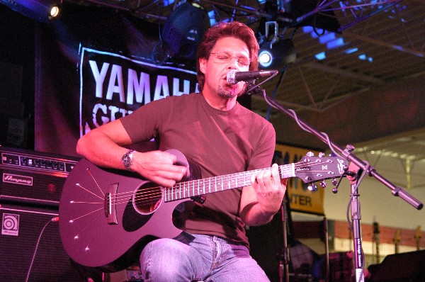 Kasim Sulton at GuitarFest'05 - photo by James Fritz 