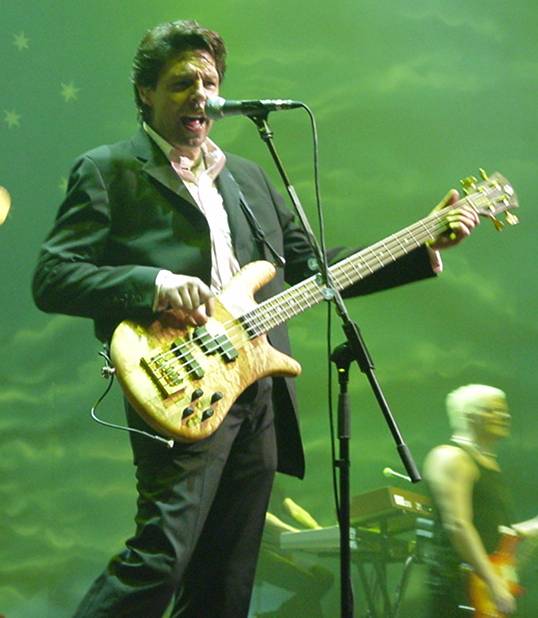 Kasim Sulton at Ball de Sterne, Mannheim, Germany with Meat Loaf - 10/14/06