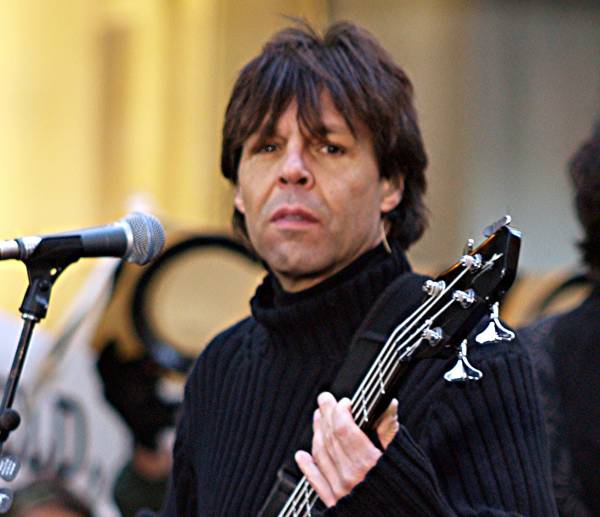 Kasim Sulton on The Today Show with Meat Loaf - 10/27/06 (photo by Gary Goat Goveia)