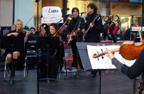 Kasim Sulton on The Today Show with Meat Loaf - 10/27/06 (photo by Gary Goat Goveia)