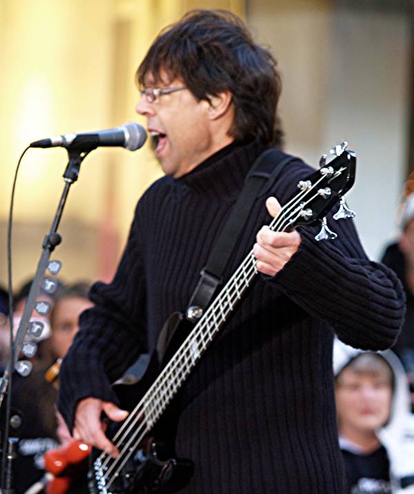 Kasim Sulton on The Today Show with Meat Loaf - 10/27/06 (photo by Gary Goat Goveia)