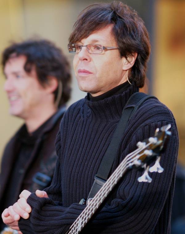 Kasim Sulton on The Today Show with Meat Loaf - 10/27/06 (photo by Gary Goat Goveia)