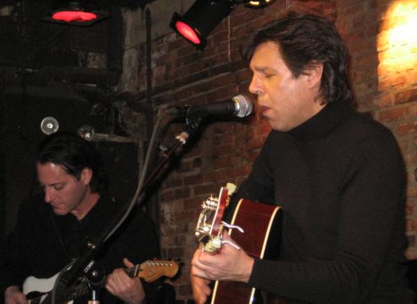 Kasim Sulton at The Bitter End, New York City - 12/29/06 (photo by Melinda Cain)