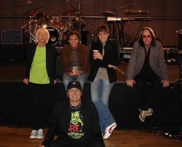 The New Cars photo - Kasim Sulton, Todd Rundgren, Elliot Easton, Greg Hawkes and Prairie Prince