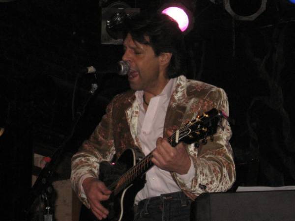 Kasim Sulton at The Abbey Pub, Chicago, IL, 01/27/07 - photo by Melinda Cain