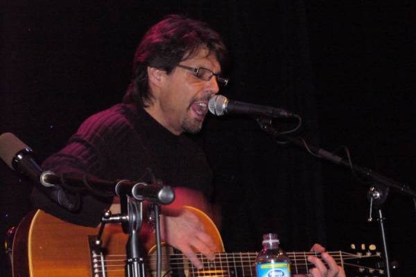 Kasim Sulton at Club Cafe, Pittsburgh, 01/23/07 - Photo by Deb Elliott