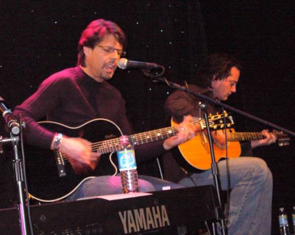 Kasim Sulton at Club Cafe, Pittsburgh, 01/23/07 - Photo by Deb Elliott