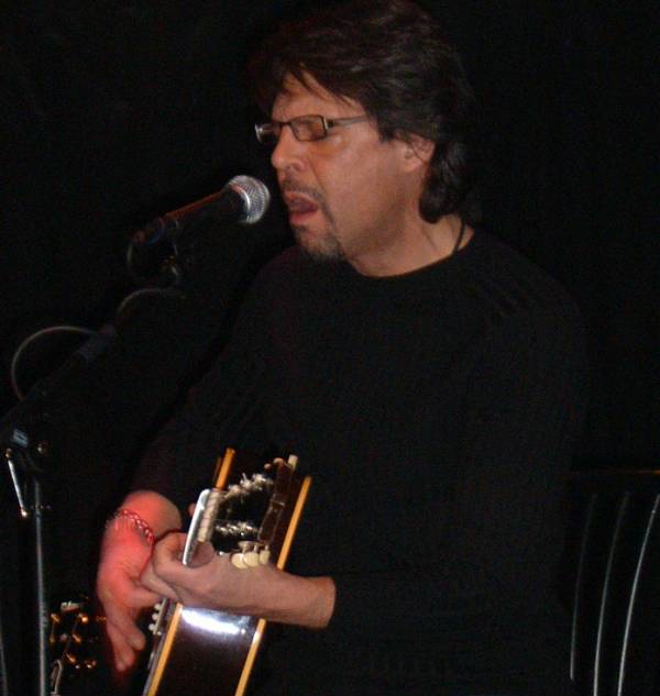 Kasim Sulton at Club Cafe Live, Pittsburgh, PA, 01/23/07 - photo by RMAC