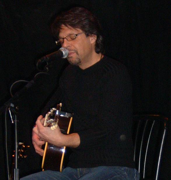 Kasim Sulton at Club Cafe Live, Pittsburgh, PA, 01/23/07 - photo by RMAC