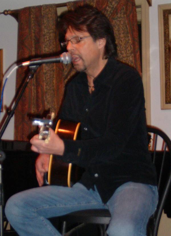 Kasim Sulton at The Van Dyck, Schenectady, NY, 01/20/07 - photo by RMAC