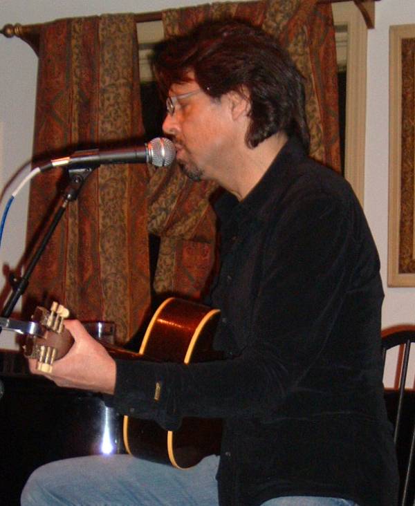 Kasim Sulton at The Van Dyck, Schenectady, NY, 01/20/07 - photo by RMAC