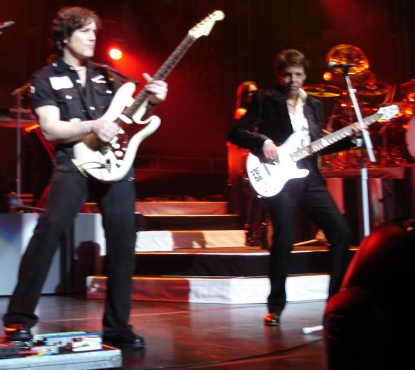 Kasim Sulton in Toronto, 3/14/07 - photo by Adele Pimentel