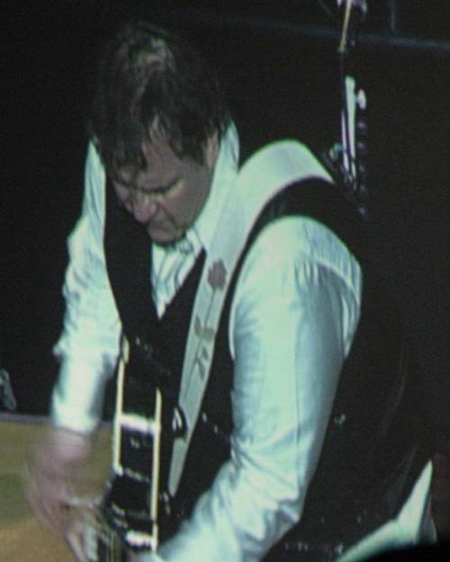 Kasim Sulton with Meat Loaf in Glasgow, Scotland, 5/18/07