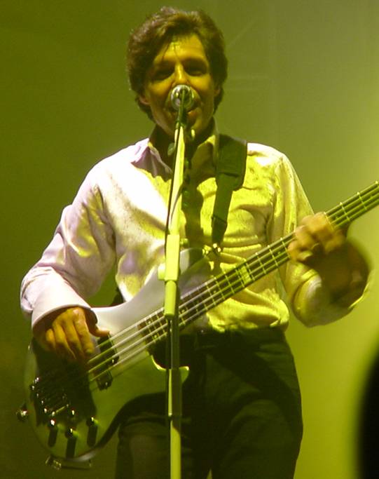 Kasim Sulton with Meat Loaf at Wembley Arena, London, England, 5/23/07