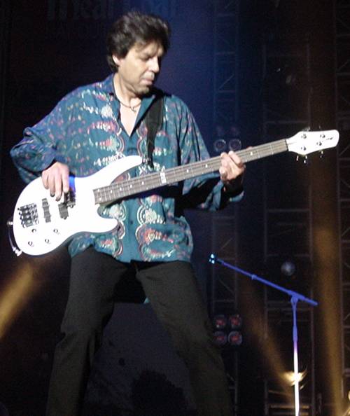 Kasim Sulton with Meat Loaf at Wembley Arena, London, England, 5/25/07