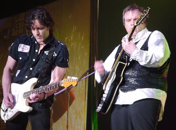 Kasim Sulton with Meat Loaf at Wembley Arena, London, England, 5/25/07