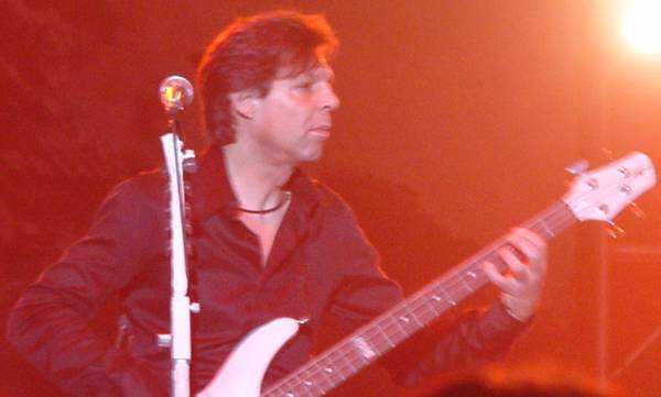 Kasim Sulton with Meat Loaf at Hallam FM Arena, Sheffield, England, 5/25/07