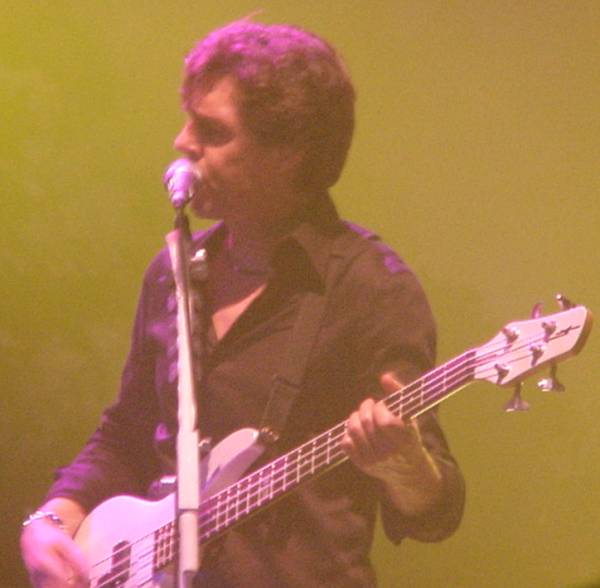 Kasim Sulton with Meat Loaf at Hallam FM Arena, Sheffield, England, 5/25/07