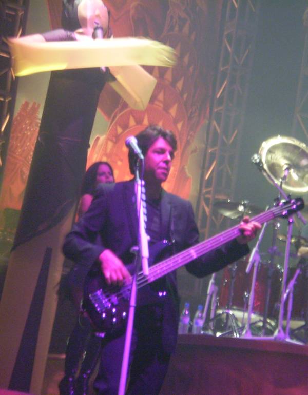 Kasim Sulton with Aspen Miller in Cologne, Germany, 6/14/07