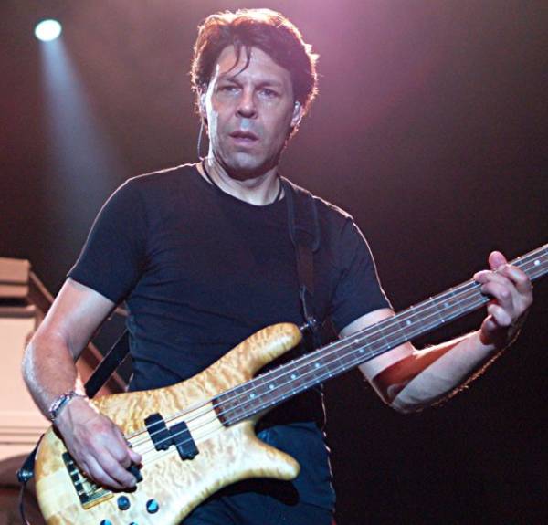 Kasim Sulton at Musikfest, Bethleham, PA, 08/06/07 - photo by Gary Goat Goveia