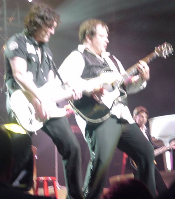 Kasim Sulton (with Meat Loaf) at the Bell Centre in Montral, Canada, 08/13/07